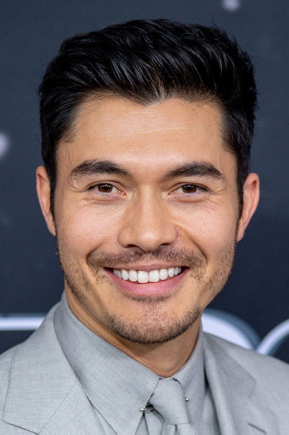 Henry Golding come Freddy Alvarez