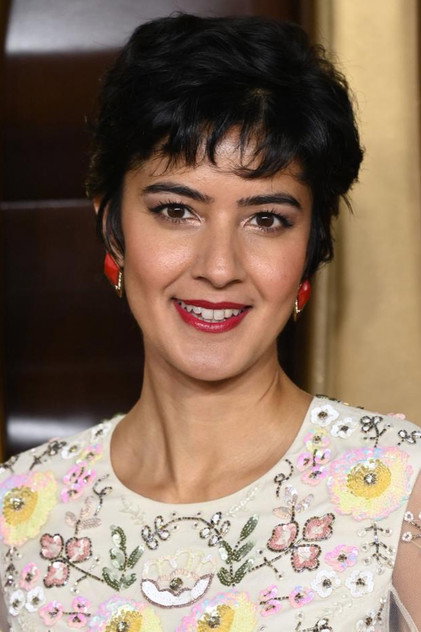 Rakhee Thakrar as Laura Johnstone