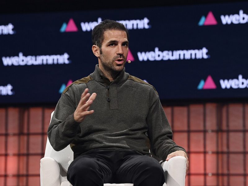 Como 4-1 Manchester United: el técnico Cesc Fàbregas encontró el espacio que el United decidió regalar