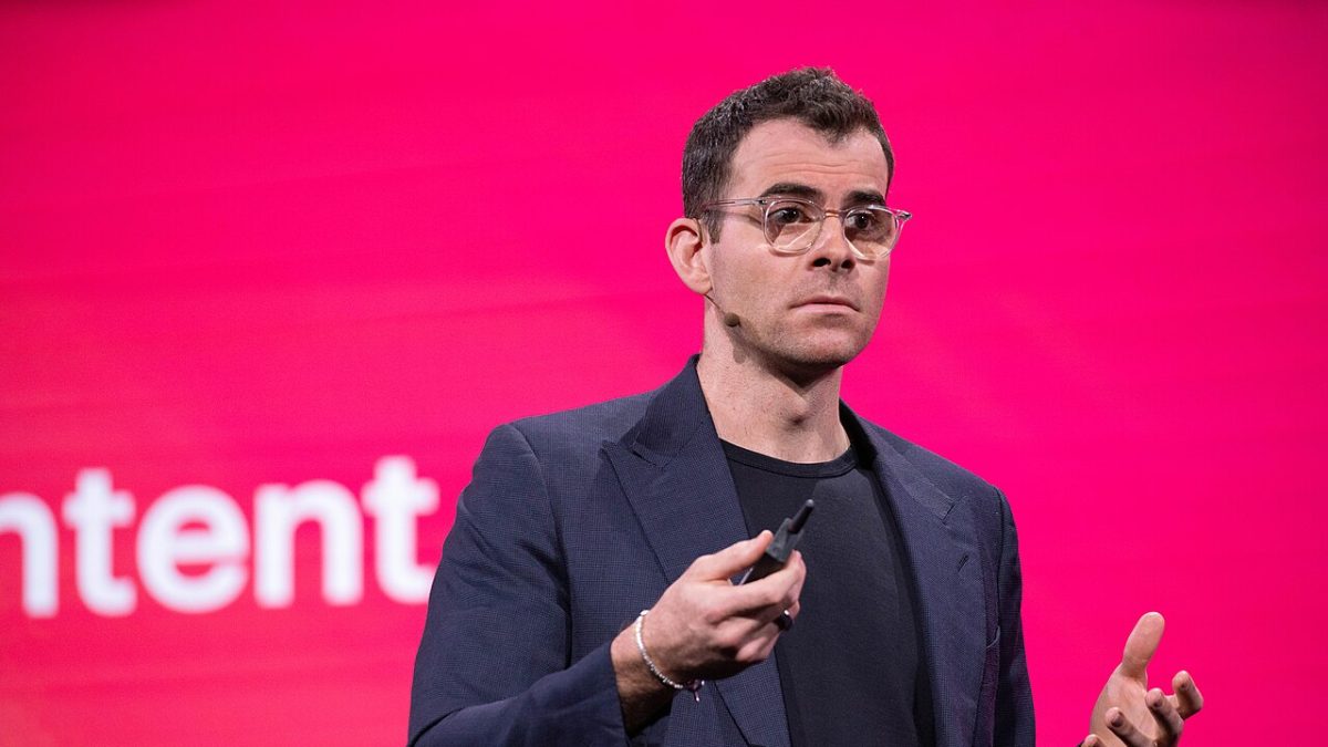 Instagram Head Adam Mosseri Expects Worse AI Backlash, Says AI Posts Probably Rank Lower