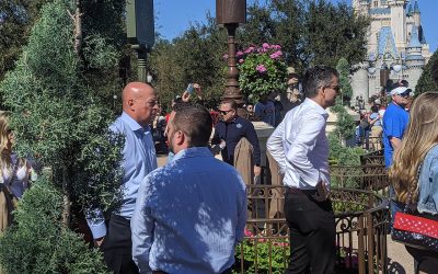 Ex-CEO da Disney Bob Chapek detona passe anual em memórias; a Disney manteve a conta