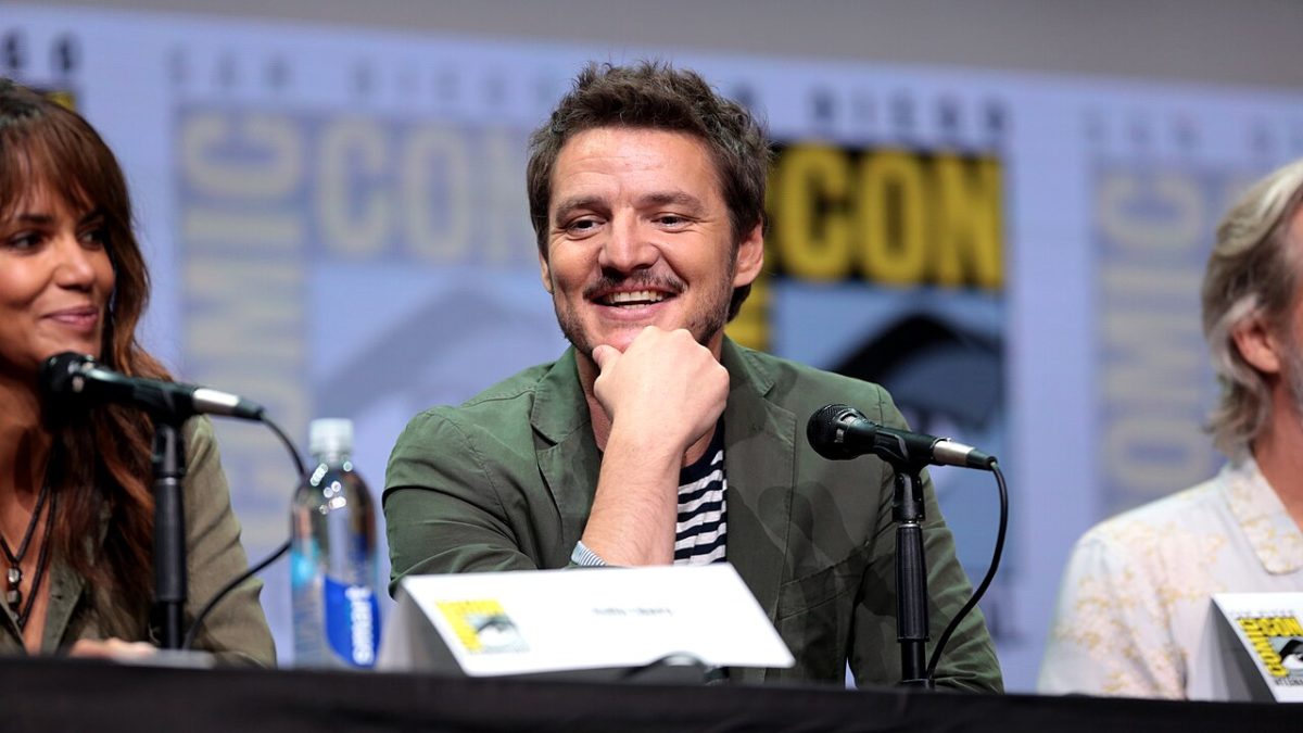 «¡Behemoth! Una vida. En piezas»: Pedro Pascal, un chelista que divide a la crítica