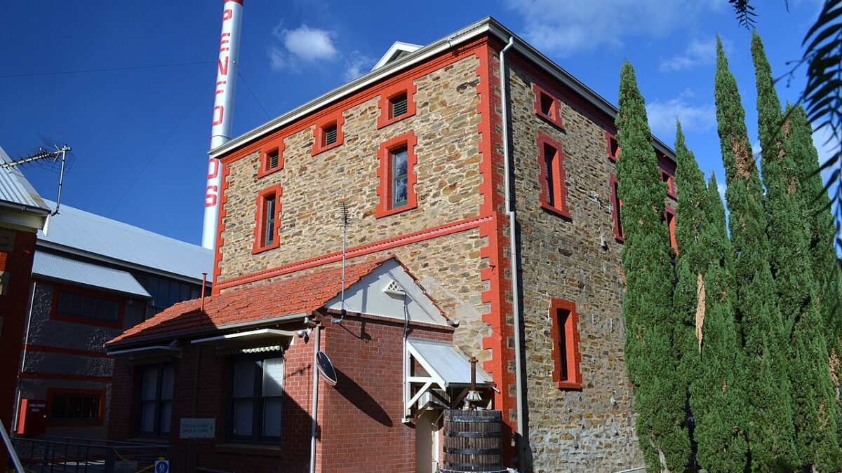 Treasury Wine vende Rosemount a la familia Oatley para apostar por Penfolds