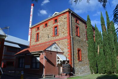 Treasury Wine Estates, Penfolds에 집중하려 Rosemount를 오틀리 가문에 되판다