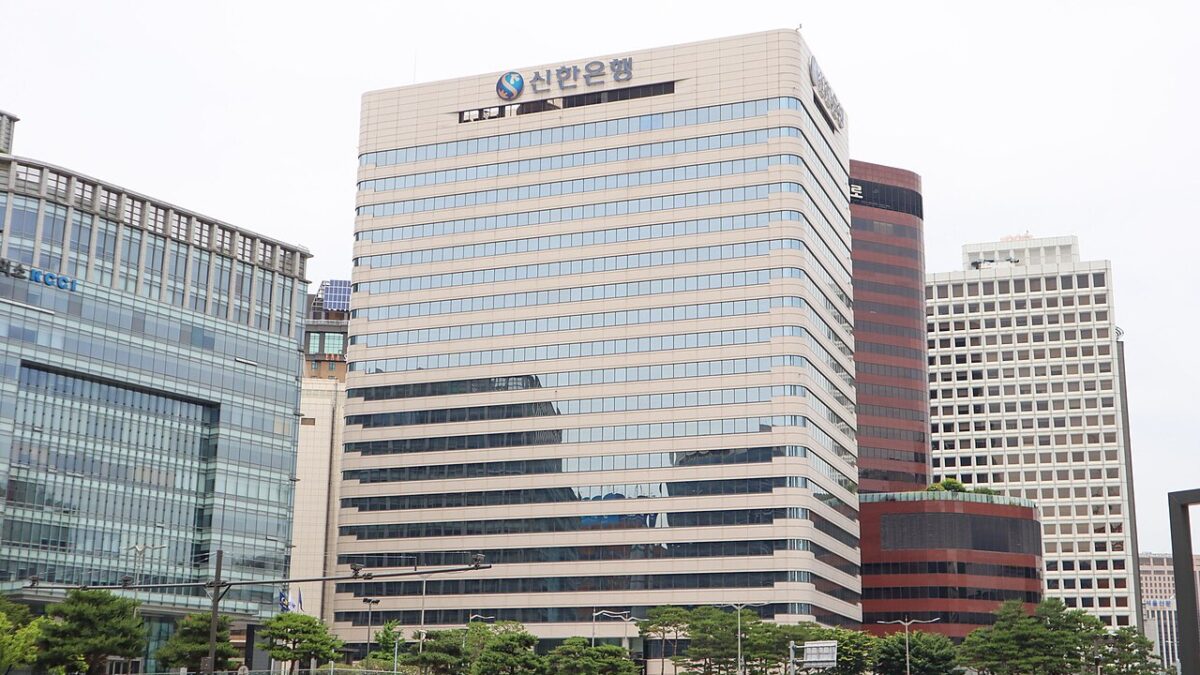Hackeo con rastro de IA expone a 68,000 clientes de Shinhan y otros seis bancos coreanos