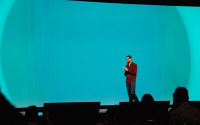 Le patron de Google, Sundar Pichai, à Stanford : le billet d’avion qui a coûté un an de salaire à son père, et pas un mot sur l’IA