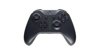 Black Xbox wireless controller — Spritekollision / CC BY-SA 4.0, via Wikimedia Commons