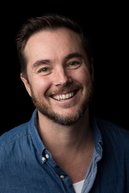 Toby Truslove dans le rôle de Captain McBride