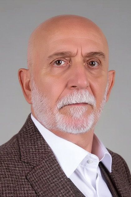 Macit Koper nel ruolo di Süleyman