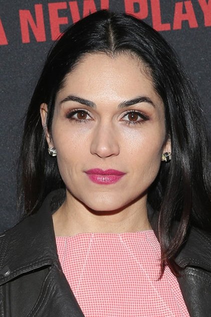 Lela Loren como Daniela Marin