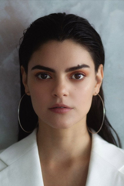 Cumelén Sanz as Sofía
