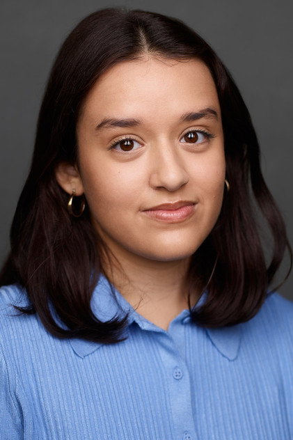 Lauren Patel como Kacey