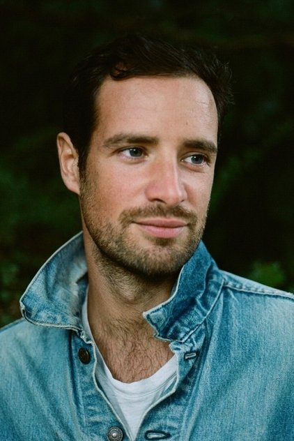Charlie Carrick as Simon
