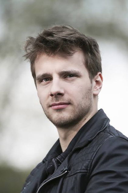 Maciej Musiał como Janek