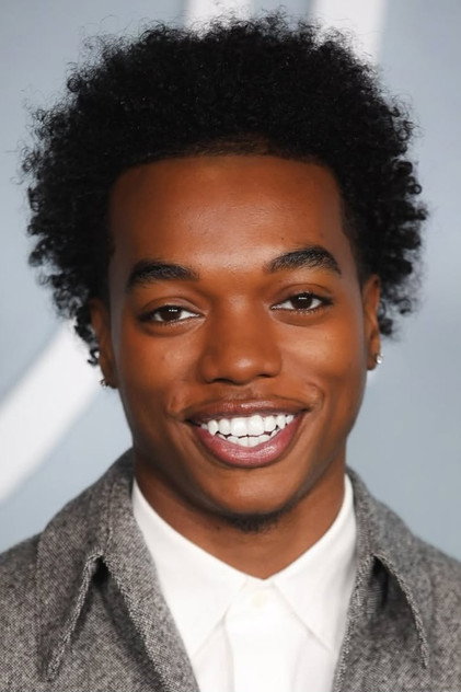 Maliq Johnson como Vogel