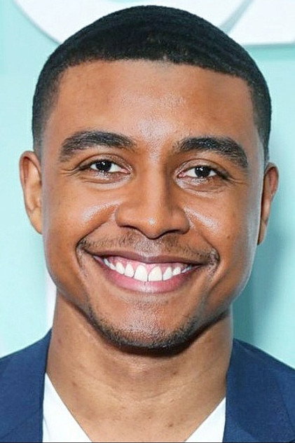 Joseph Lee Anderson as Robert Ross
