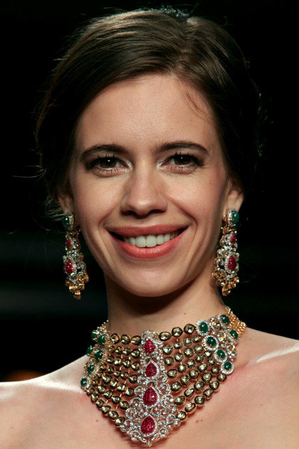 Kalki Koechlin als Simran Kohli