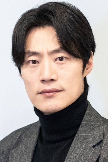 Lee Hee-joon no papel de Song Chon
