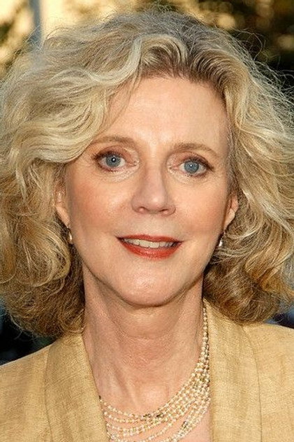 Blythe Danner în rolul lui Gigi