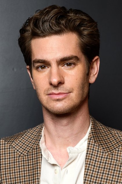 Andrew Garfield como Sam Altman