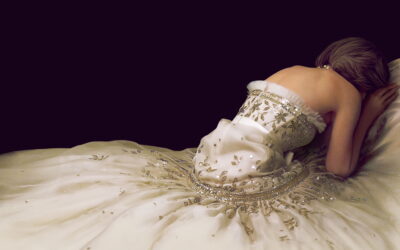 Spencer: una princesa atrapada en su propio cuento oscuro