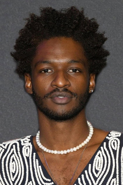 Jay Will como Tyson Mitchell