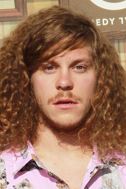 Blake Anderson în rolul vărului RJ