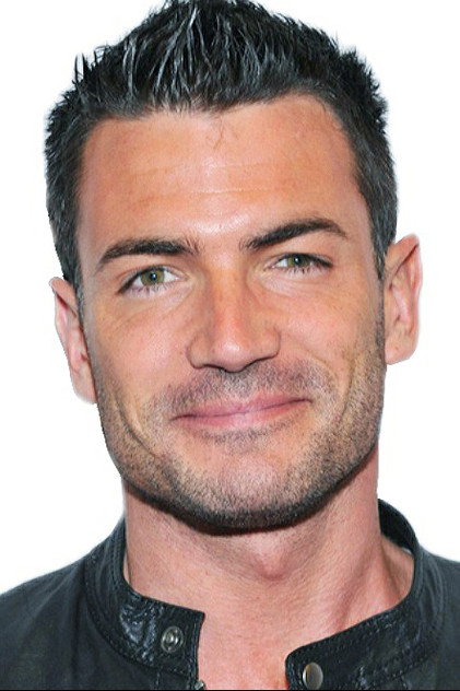 Aiden Turner como Dale