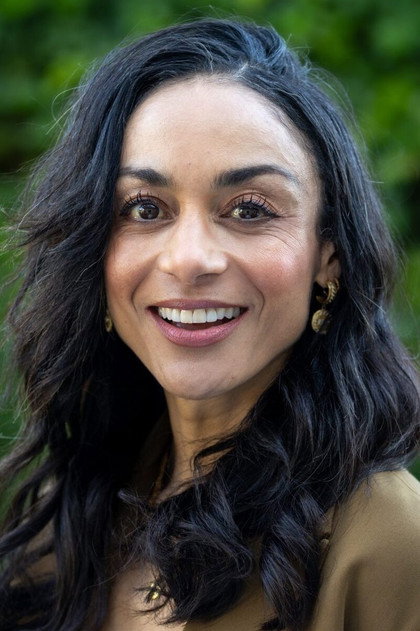 Sonia Gray como Madame Fabre