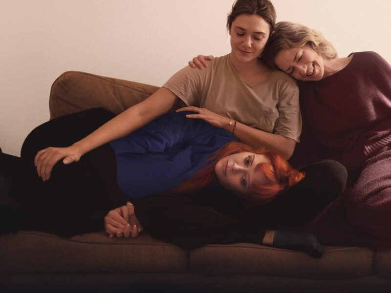 Las tres hijas convierte un piso diminuto en una lección magistral de duelo y actuación