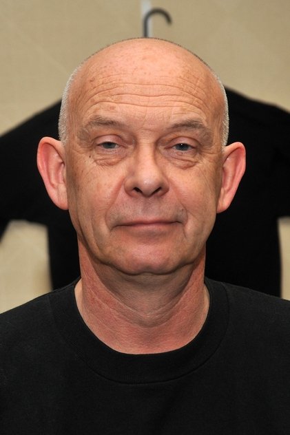 Doug Bradley como Lead Cenobite
