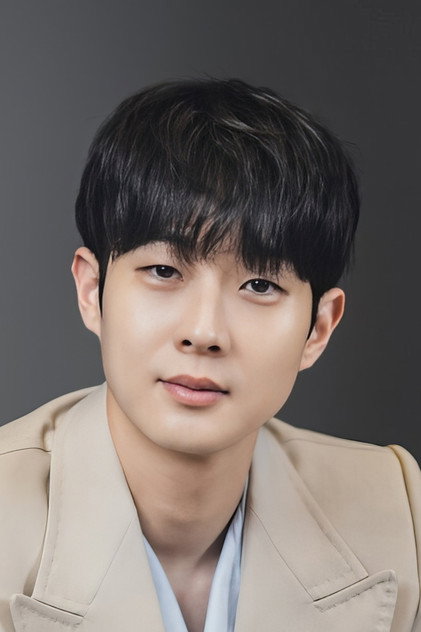 Choi Woo-shik no papel de Lee Tang