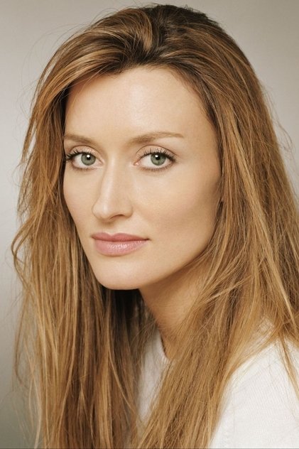 Natascha McElhone como Dr. Catherine Halsey