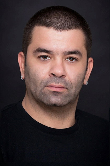 Bülent Şakrak nel ruolo di Ömer