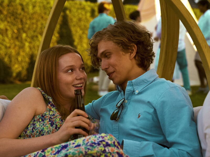 Royalteen : une romance royale rafraîchissante, loin des contes de fées