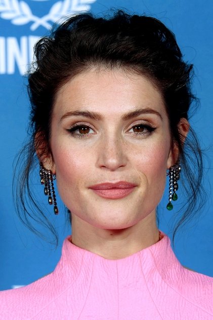 Gemma Arterton como Alice Archer