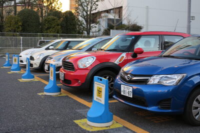 Cars parked at a Times Car Plus car-sharing station in Shibuya, Tokyo — Tatawidepine / Wikimedia Commons, public domain