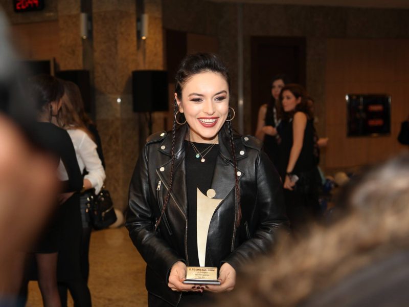 Ezgi Mola, la actriz cómica que necesitó un drama para que la tomaran en serio