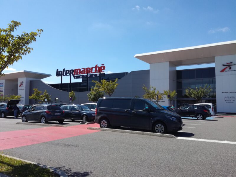 Intermarché tiró todo el género de 150 tiendas y 4.500 controladores Danfoss siguen en internet