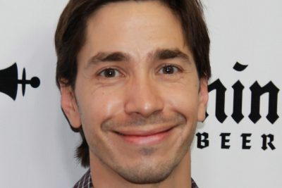 Justin Long, actor de Barbarian, se suma a Nasty como el entrenador de gimnasia con un lado oscuro