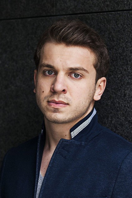Edin Hasanović dans le rôle d’Alex