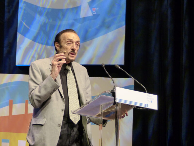 Philip Zimbardo, el autor de El efecto Lucifer que defendió hasta el final su experimento carcelario