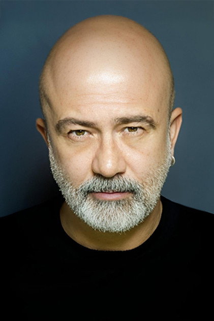 Durul Bazan nel ruolo di Vasili