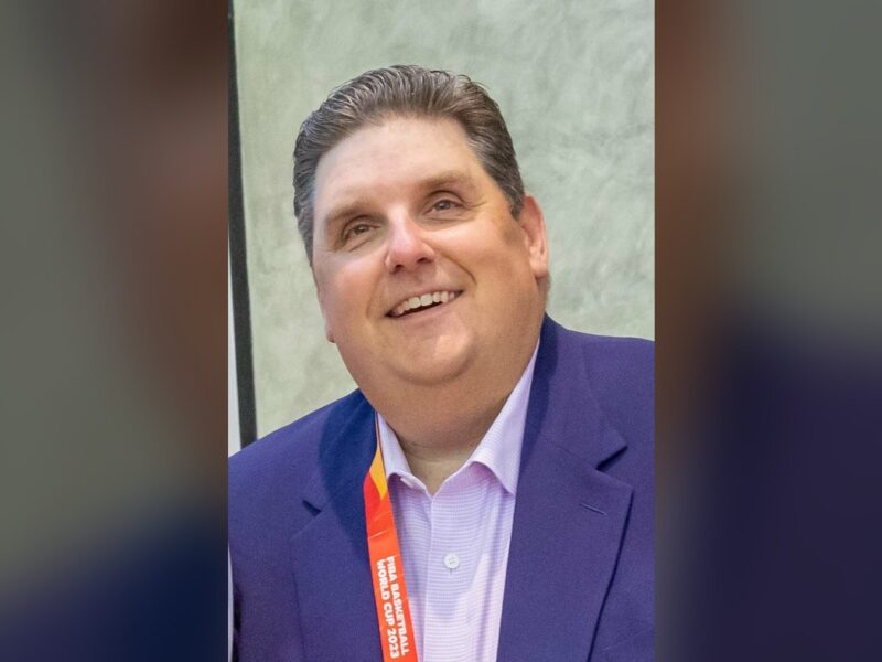 Brian Windhorst, o jornalista que acompanha LeBron James desde Akron