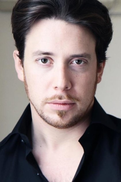 Tom Morton dans le rôle du médecin
