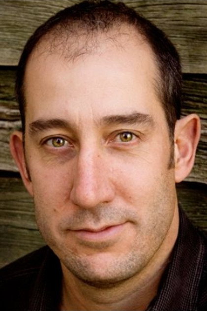 David Lawrence Brown como Dr. Novotny