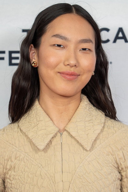 Madison Hu como Bethany