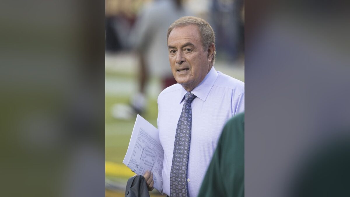 アル・マイケルズ、「氷上の奇跡」の声は81歳でもNFL実況を続ける