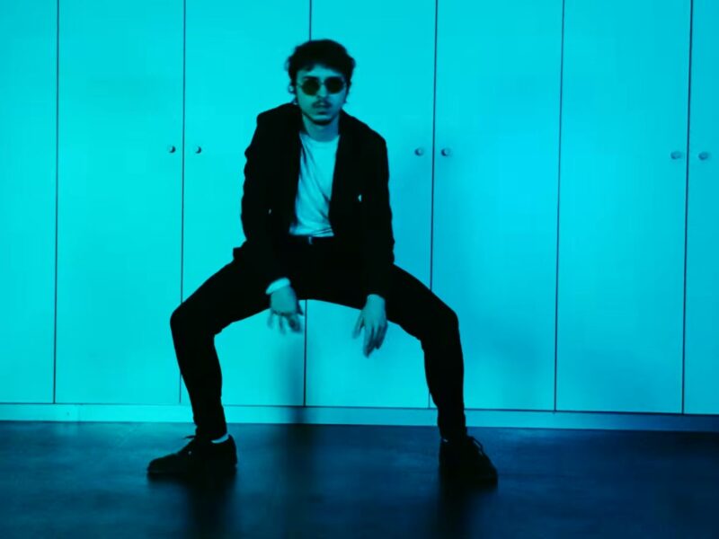Le producteur madrilène Albert Feiler troque l’introspection celtique contre la drum & bass sur « Why Do We Stay? »