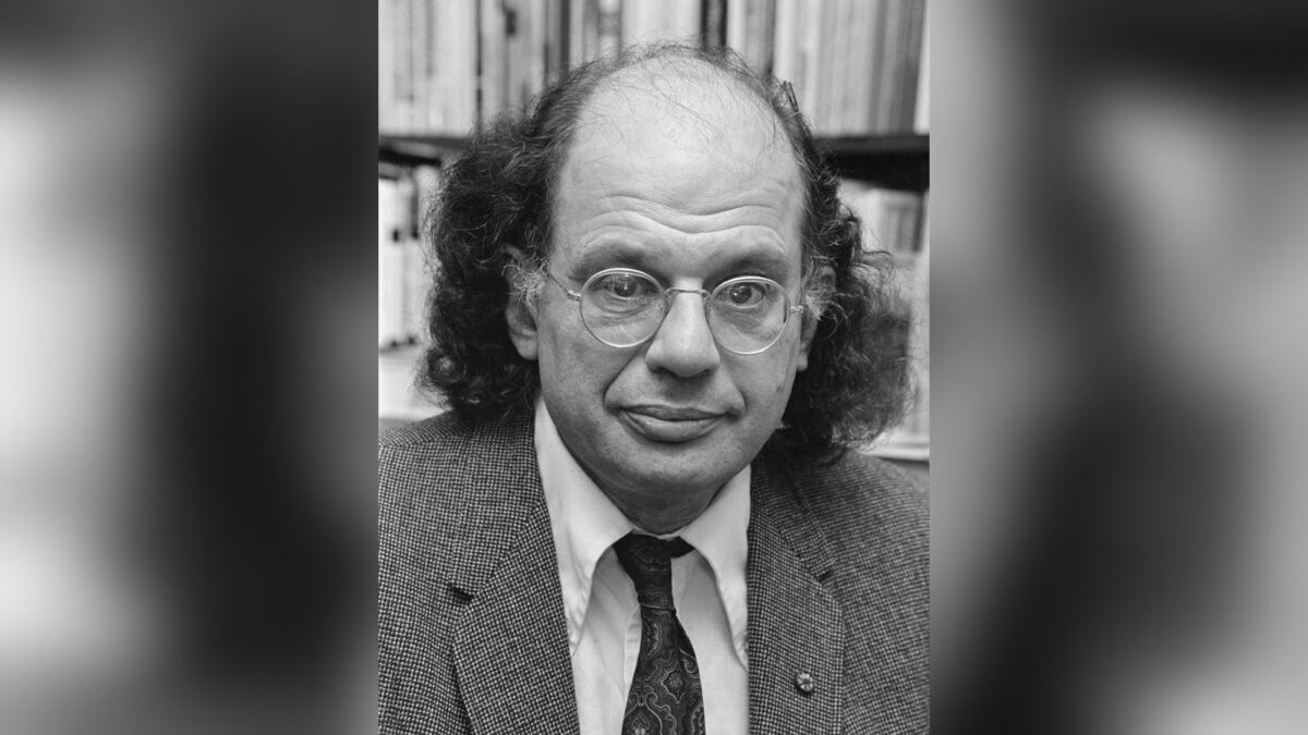 Allen Ginsberg, el poeta cuyo Aullido ganó un juicio por obscenidad y llena salas de concierto en su centenario